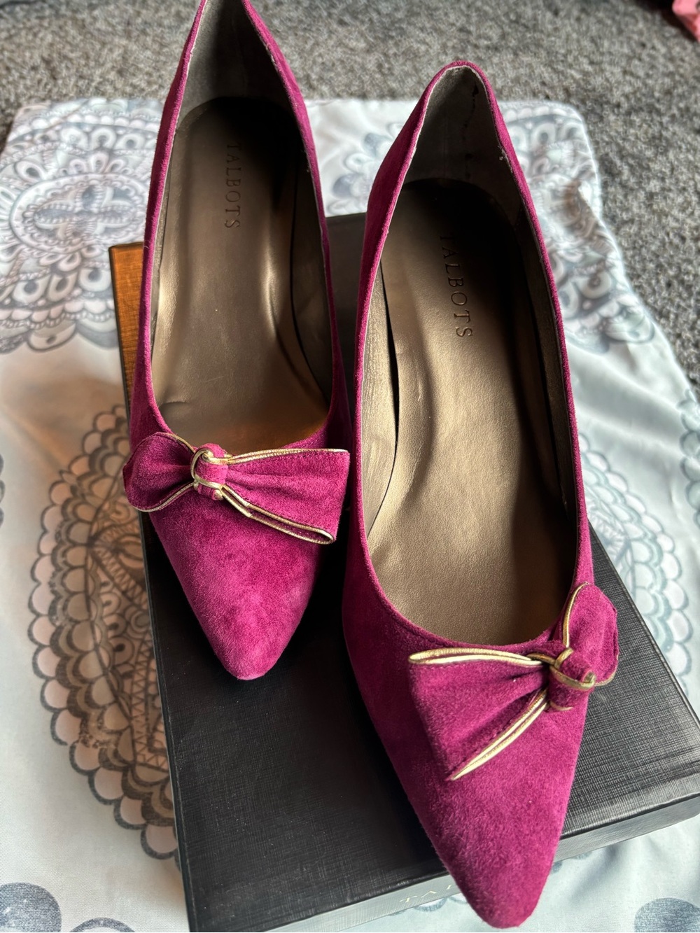 Talbots Fuchsia Suede Pointed-Toe Pumps with Bow Accent